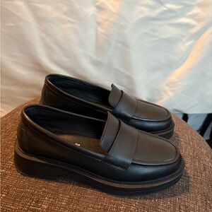 L’intervalle 100% leather Black women’s Loafers (barely worn)